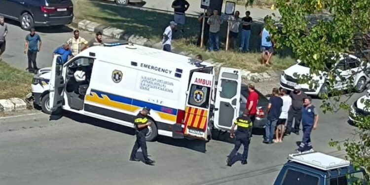 თელავში სასწრაფო დახმარების მანქანა მსუბუქ ავტომობილს შეეჯახა – არის დაშავებული