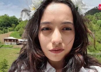 გაიცანით გოგო ხულოს სოფელ დიდაჭარიდან, რომელმაც რეპეტიტორების გარეშე ინგლისურში მაქსიმალური ქულა აიღო