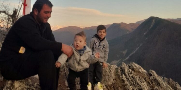 შოვში დაღუპულის ოჯახს მხარდაჭერა სჭირდება – „მჯეროდა, რომ ნიკამ ტყეს შეაფარა თავი“