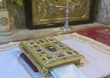 მარიამობის დღესასწაულზე ღვთისმშობლის საფლავზე ქართული სახარება დაბრძანდა