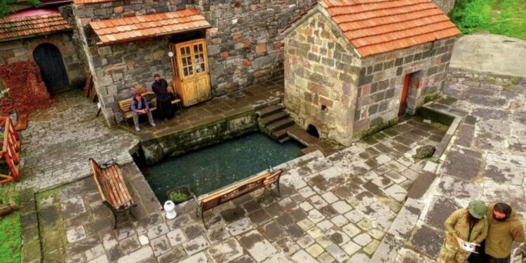 რომელი მონასტრშია სასწაულმოქმედი კალმახები და მამა გაბრიელის ხატი, საიდანაც მირონი გადმოდის – განკურნებული ადამიანები