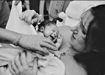 მშობიარობა ქალის უჯრედებს 11 წლით აბერებს