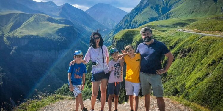 შოვში დაკარგულ ოჯახს ეძებენ