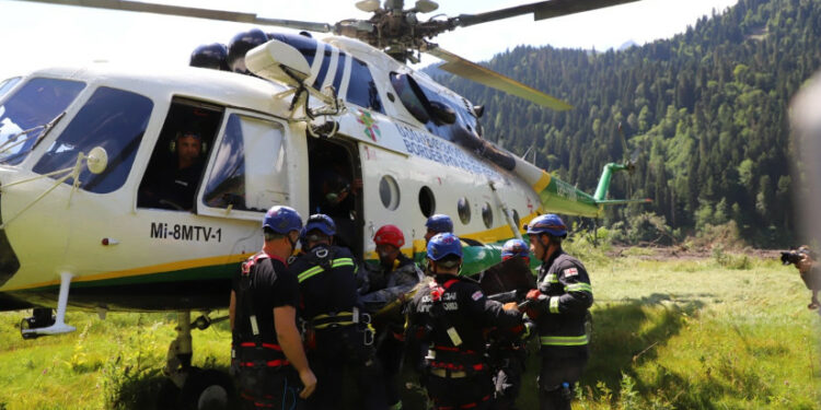მაშველებმა მეწყერში ერთი ცოცხალი ადამიანი იპოვეს