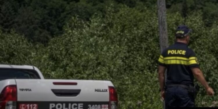 პოლიციელი, რომელიც შოვში მუშაობდა, შეუძლოდ გახდა და გარდაიცვალა