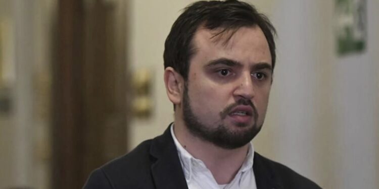 კალაძის მიმართ ცილისწამება, რომ ოჯახი გამოარიდა და სხვები დასახოცად გაიმეტა, არის მორალური ფსკერი – ოთარ კახიძე