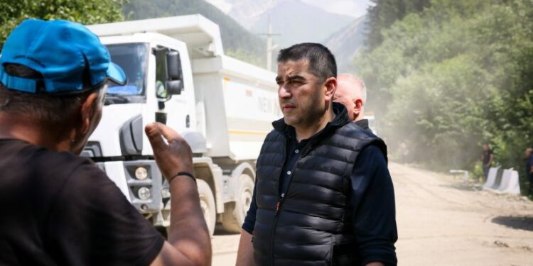 3 საათის დაგვიანებით კი არ მივიდა, სულ რაღაც 3 საათში იყო ვერტმფრენი იქ – პაპუაშვილი