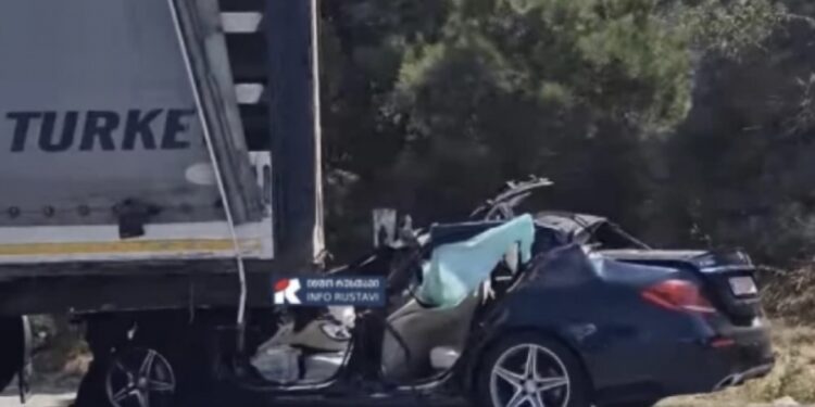 ავარია რუსთავი – თბილისის ავტობანზე – დაღუპულია 19 წლის ბიჭი