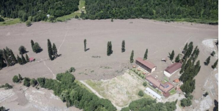 ღამით შოვში, სტიქიის ზონაში ქვათაცვენის გამო სამაშველო სამუშაოები დროებით შეწყდა