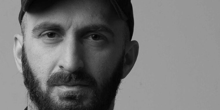 „მაშინ, როცა ტალახიდან გარდაცვლილი ბავშვები ამოჰყავთ, ისტერიული პოზირება და მყვირალა ქეიფების გასაჯაროება, არ მგონია საუკეთესო მაგალითი“ – გიორგი კეკელიძე