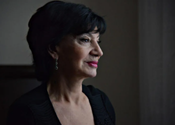 “რა მემღერება, როგორ გეკადრებათ, არავითარ შემთხვევაში ახლა სცენაზე არ გამოვიდოდი, რაც არ უნდა დაგეგმილი ყოფილიყო!” – რას ჰყვება ნანი ბრეგვაძე რაჭაზე, შოვის ტრაგედიასა და ოჯახზე