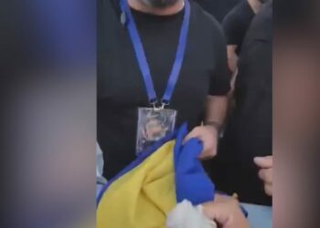 არც საქართველოს დროშა არ შეიძლებაო, არც უკრაინის – მოქალაქეს Imagine Dragons-ის კონცერტზე დროშა ჩამოართვეს