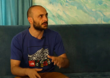 არჩიბალდ მეკეში პოლიტიკურ პარტიას ქმნის და არჩევნებში მონაწილეობას გეგმავს