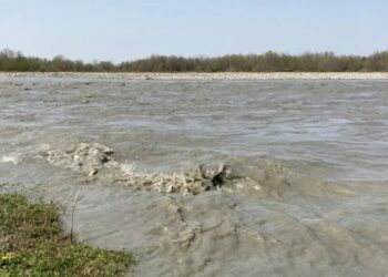 ანაკლიაში 3 წლის ბავშვი ენგურში ჩავარდა | მისი მდგომარეობა მძიმეა