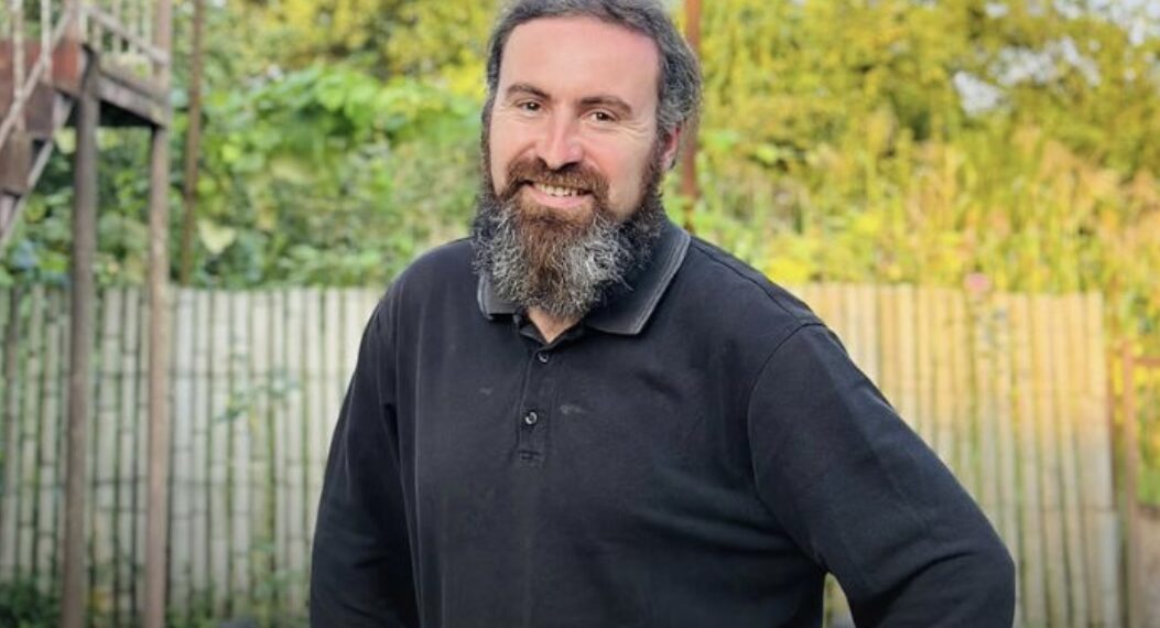 „უამრავ ფერად თავგადასავალს და საინტერესო ამბების მოყოლას გისურვებთ“ – იუბილარი გივიკო დიდია ემოციურ მილოცვებს იღებს