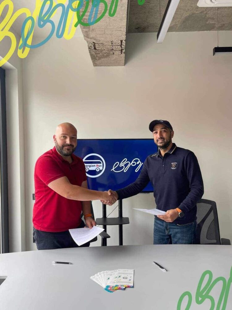 Georgian Bus-ის სამგზავრო ავტობუსებში პლასტმასის მოსათავსებლად „ტენე“-ს  სპეციალური ურნები დამონტაჟდა