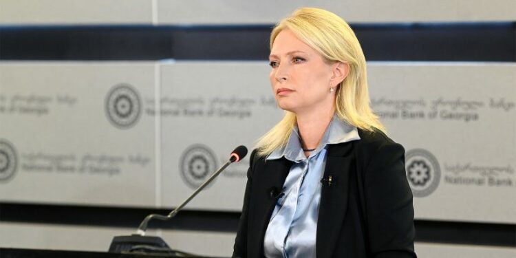 მათთვის, ვისაც შემოსავალი ლარში აქვს, სავალუტო სესხის აღების პირობები მკაცრდება –  სებ-ის გადაწყვეტილება