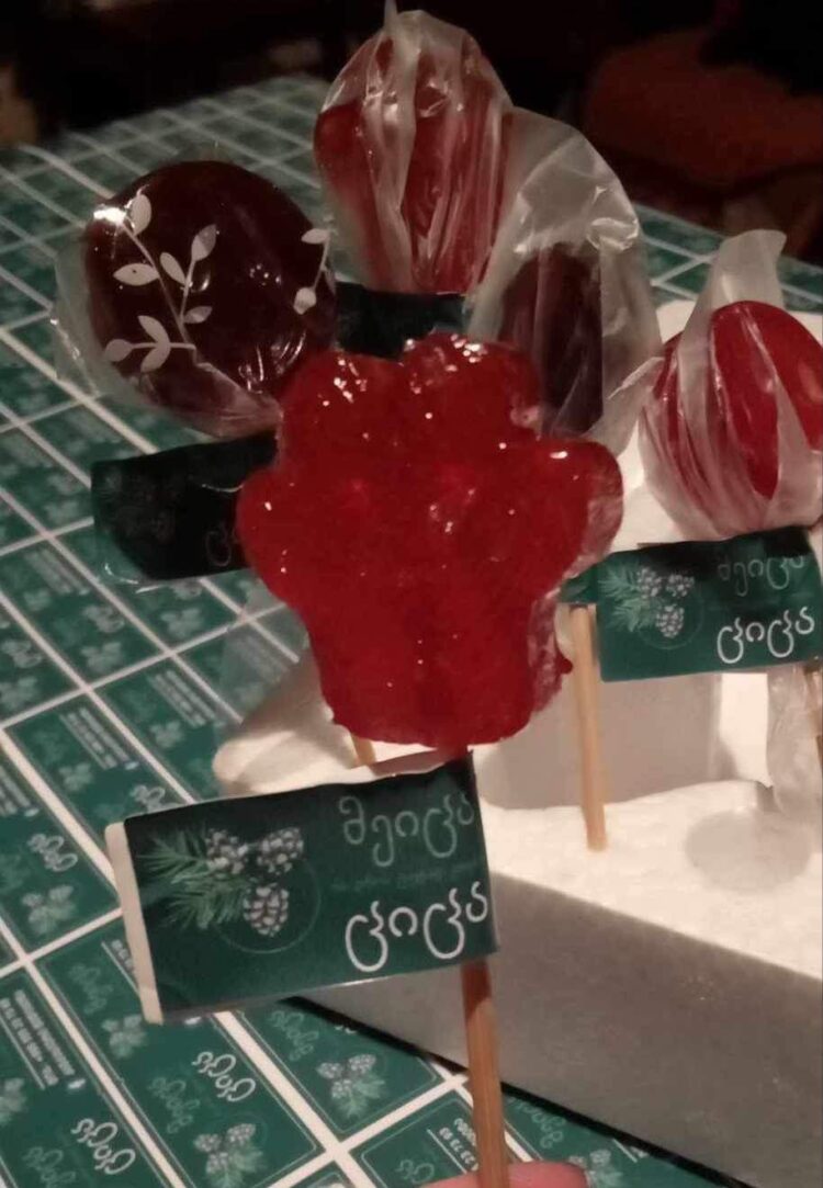 „ციცას“ საწუწნები – სახალისო ფორმები, რომლებიც სურდოსა და ყელის ტკივილს კურნავს