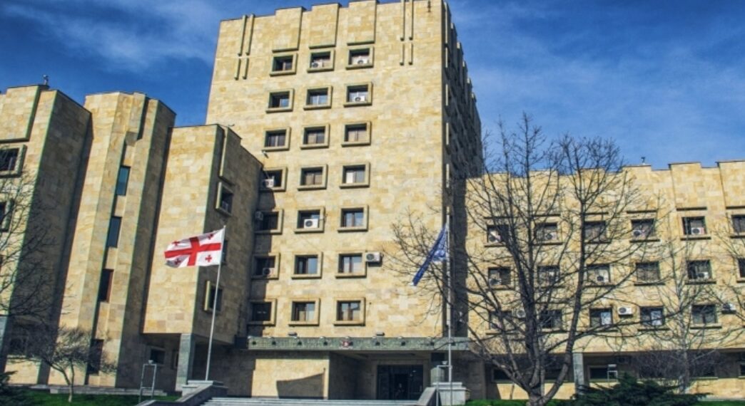 „ცოლად შერთვის მიზნით სახლში 12 წლის არასრულწლოვანი მიიყვანა, რომელთანაც სქესობრივი კავშირი დაამყარა“ – ქარელში მომხდარ ფაქტზე ერთ პირს პრალდება წარედგინა