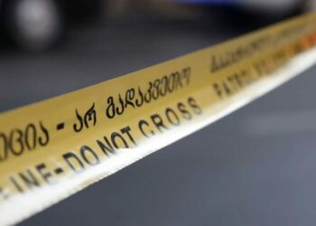 თბილისში ერთ-ერთ საბავშვო ბაღთან სროლა იყო  | დაჭრილია მშობელი