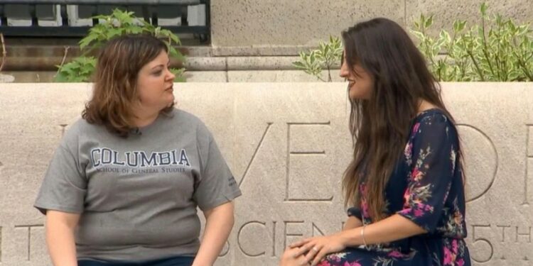 ცალ-ცალკე გაშვილებული ტყუპი ერთმანეთს შემთხვევით 30 წლის შემდეგ შეხვდა – უცნაური დამთხვევა