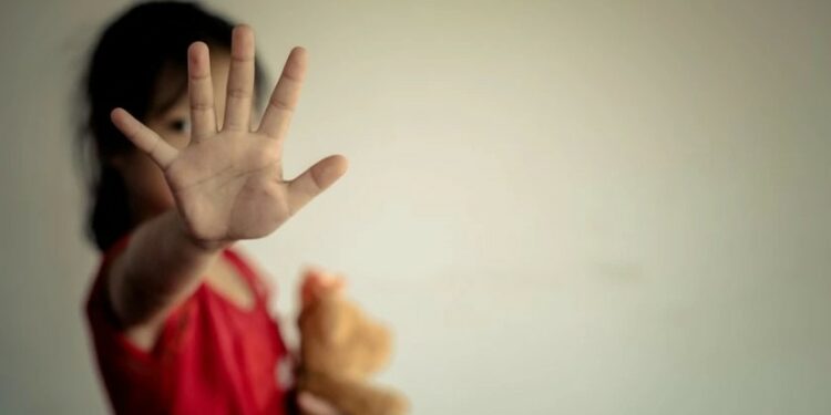 12 წლის ბავშვს სოციალურ ქსელში ინტიმური კადრები გადაუღეს და გაუვრცელეს – დაწყებულია გამოძიება