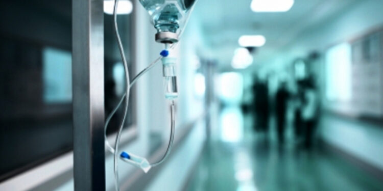 უკვე 10 საათია, ძაღლის მიერ დაკბენილ 2 წლის ლაზარეს ურთულესი ოპერაცია უტარდება