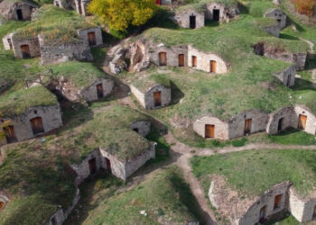 სოფელი იტალიაში, რომელიც რეალურად არ ჩანს, ვიდრე ახლოს არ ნახავ