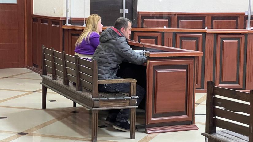 ცოლზე ძალადობაში ბრალდებული პოლიციელი სასამართლომ გირაოთი გაათავისუფლა