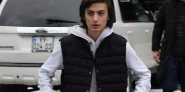 ბათუმში 20 წლის ბიჭს ეძებენ