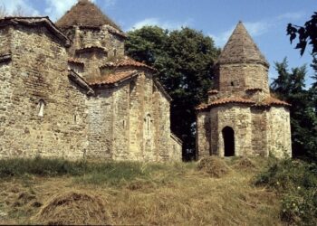 პირველი ეკლესიები და სარწმუნოებრივი რიტუალების შენობების ისტორია საქართველოში