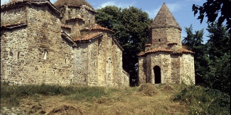 პირველი ეკლესიები და სარწმუნოებრივი რიტუალების შენობების ისტორია საქართველოში