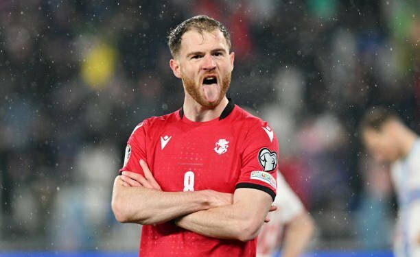 “ არც მე მაქვს ბილეთი” –  ბუდუ ზივზივაძე ბილეთების რიგებთან დაკავშირებით