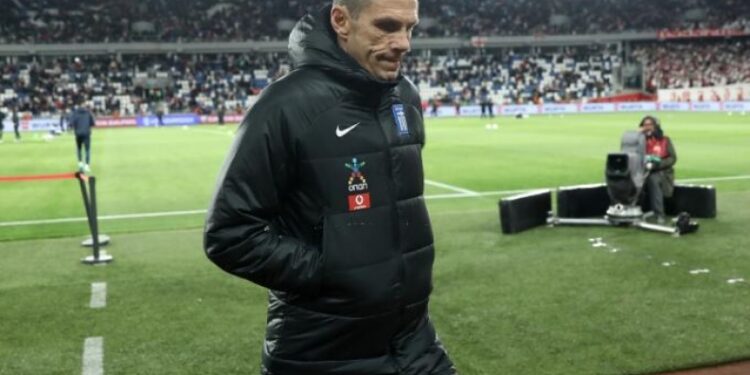 საბერძნეთის ნაკრების ქომაგები მწვრთნელის გადადგომას ითხოვენ