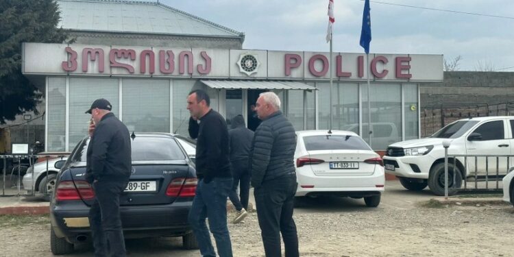 კახეთში 13 წლის გოგო 16 წლის ბიჭს ცოლად გაჰყვა – დაწყებულია გამოძიება