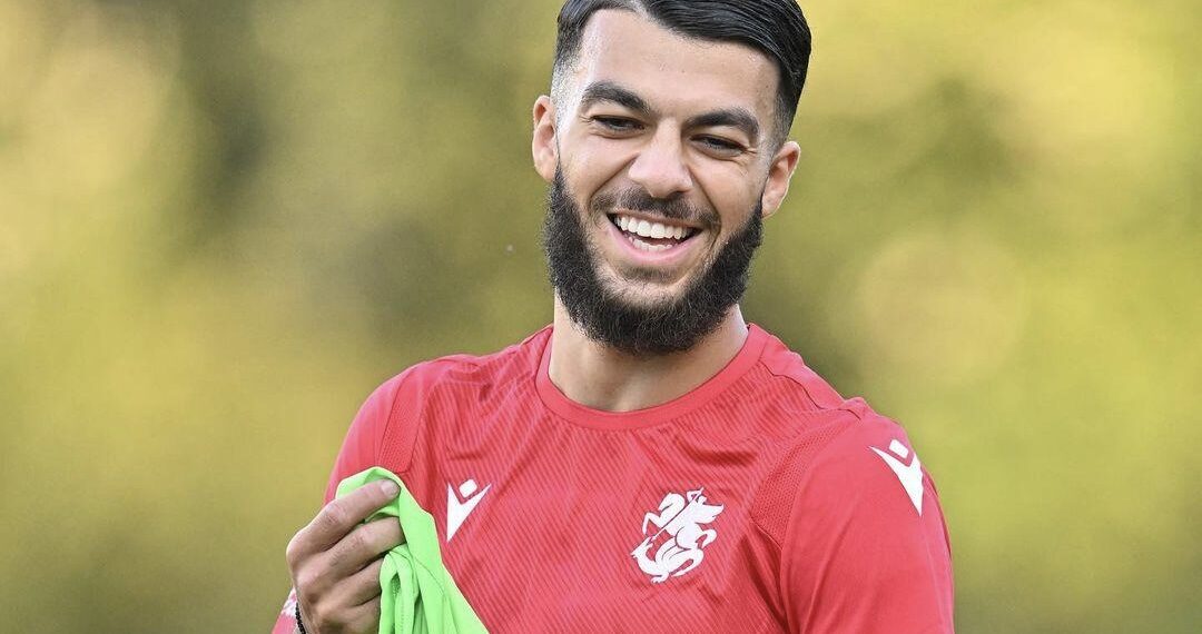 “არავის ახსოვს ის პენალტი…” – როგორ ამხნევებს გიორგი მიქაუტაძეს გულშემატკივარი?