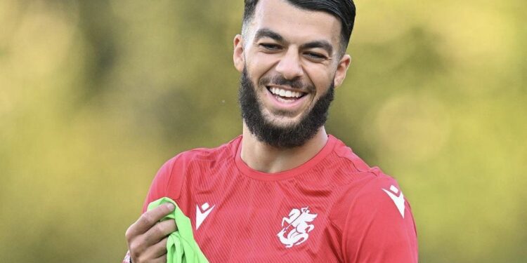 “არავის ახსოვს ის პენალტი…” – როგორ ამხნევებს გიორგი მიქაუტაძეს გულშემატკივარი?