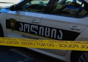 დანა მუცელში ჩაარტყა და მიიმალა – თბილისში 15 წლის მოზარდმა 13 წლის ბიჭი დაჭრა