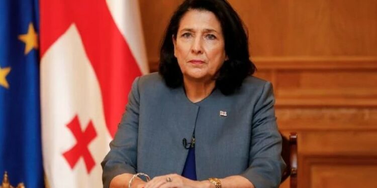 „სპეცრაზმელები“ წყლისა და გაზის ჭავლებით მზადყოფნაში არიან… საქართველო ხელახალ გასაბჭოებას არ დაუშვებს!“ – სალომე ზურაბიშვილი განცხადებას ავრცელებს