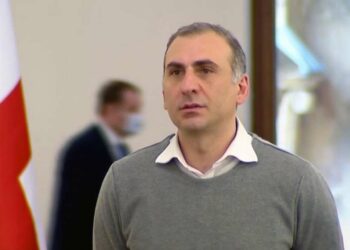 ეგრევე სახლში მოვარდნენ, ნიღბებით.. ველოდები ყველაფერს, ყველაფერზე წამსვლელები არიან, მაგრამ არ მეშინია – ალეკო ელისაშვილი