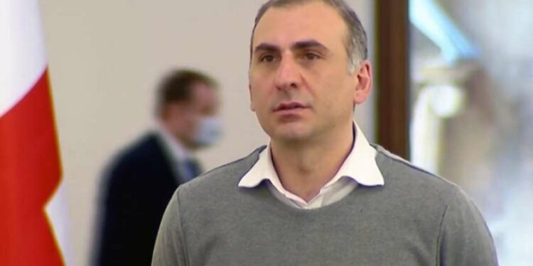 ეგრევე სახლში მოვარდნენ, ნიღბებით.. ველოდები ყველაფერს, ყველაფერზე წამსვლელები არიან, მაგრამ არ მეშინია – ალეკო ელისაშვილი