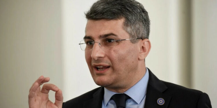 “შეიძლება ვცდები, შეიძლება მონობით მივაღწევთ რასაც გვინდა, მაგრამ ჩვენი პოზიცია ორ ფეხზე დგომაა” – მამუკა მდინარაძე