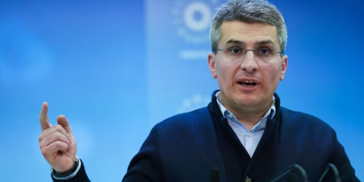 „სლოგანიც კი შეცვალეს „ენა, მამული და ერთობათი“, რაც ამტკიცებს, რომ ამ ტექსტის შემადგენლების დარტყმის ობიექტი არის სარწმუნოება“ – მამუკა მდინარაძე აქციის მონაწილეებზე