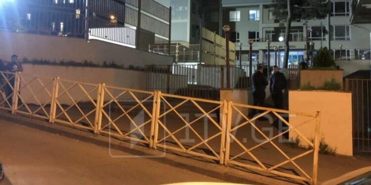 თბილისის 98-ე სკოლაში სამართალდამცველები მუშაობდნენ