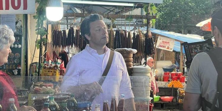 მსოფლიო კულინარიის ვარსკვლავი ჯეიმი ოლივერი საქართველოშია