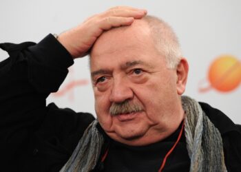 ქვეყანაში ახლა მიდის ბრძოლა ფულისთვის – რობერტ სტურუა