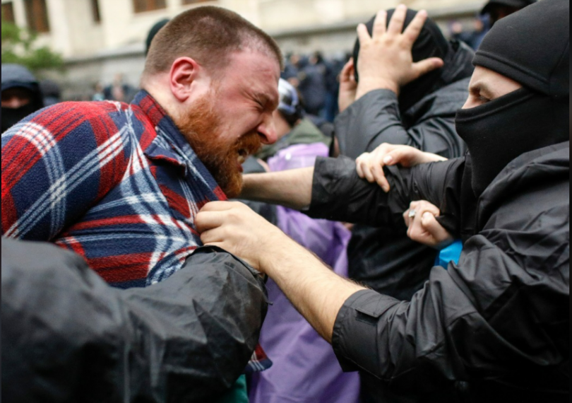 აქციაზე დაკავებული გურამ ადამია იზოლატორიდან კლინიკაში გადაიყვანეს