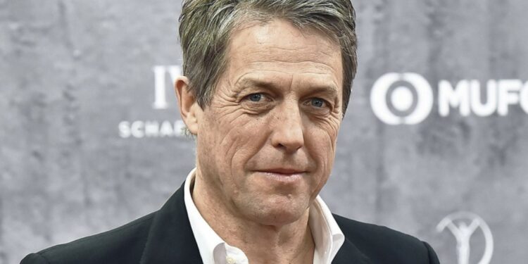 “დავბერდი, საშინლად გამოვიყურები და მსუქანი ვარ იმისათვის, რომ რომანტიკულ კომედიებში ვითამაშო. ამიტომ, ახლა სხვა საქმეს ვაკეთებ და საკუთარი თავიც ნაკლებად მძულს” – რას საქმიანობს 63 წლის ჰიუ გრანტი ახლა