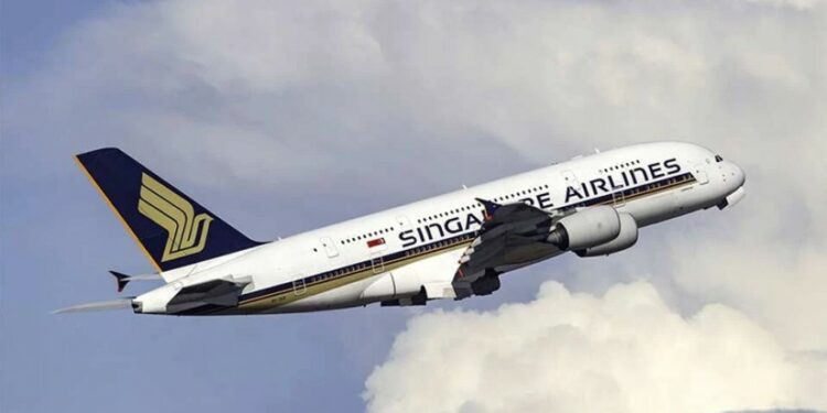 ერთი ადამიანი დაიღუპა და 30-ზე მეტი დაშავდა – ავიაკატასრტოფა ლონდონი-სინგაპურის რეისზე