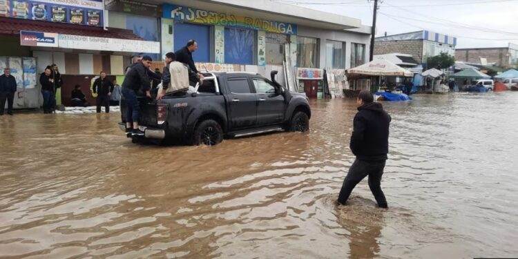 სტიქიის გამო ქვემო ქართლის 15 სოფლიდან მოსახლეობის ევაკუაცია დაიწყო